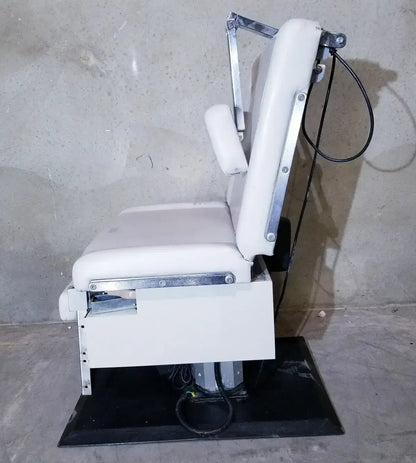 UMF 5020 Economy Power Procedure Chair, Hand Control Power Procedure Chair, second-hand product photo 1
