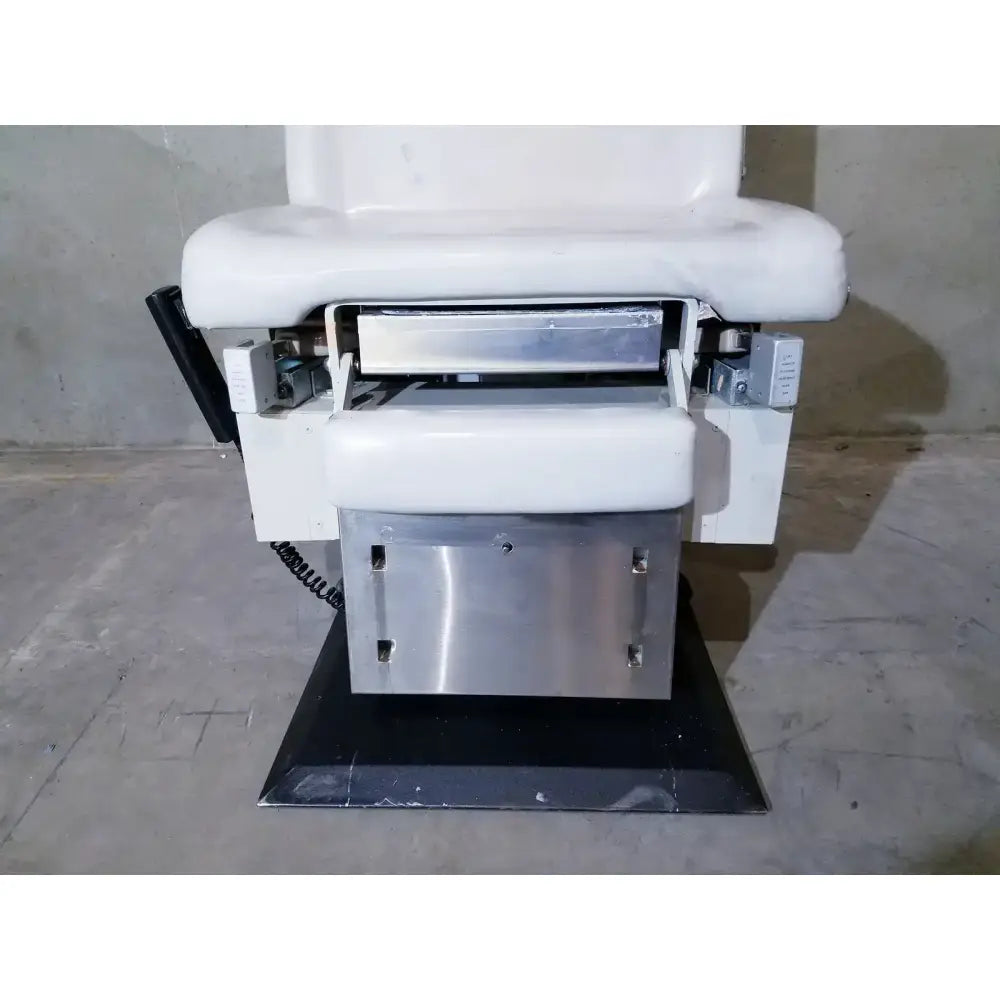 UMF 5020 Economy Power Procedure Chair, Hand Control Power Procedure Chair, second-hand product photo 7