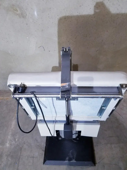 UMF 5020 Economy Power Procedure Chair, Hand Control Power Procedure Chair, second-hand product photo 2