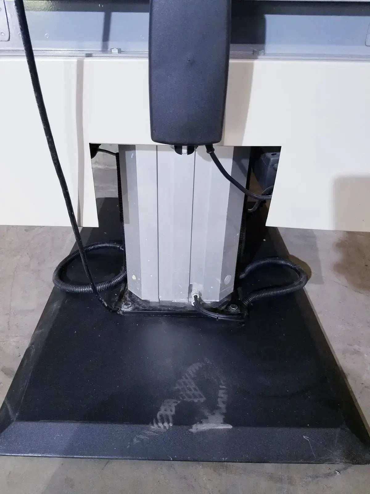 UMF 5020 Economy Power Procedure Chair, Hand Control Power Procedure Chair, second-hand product photo 3
