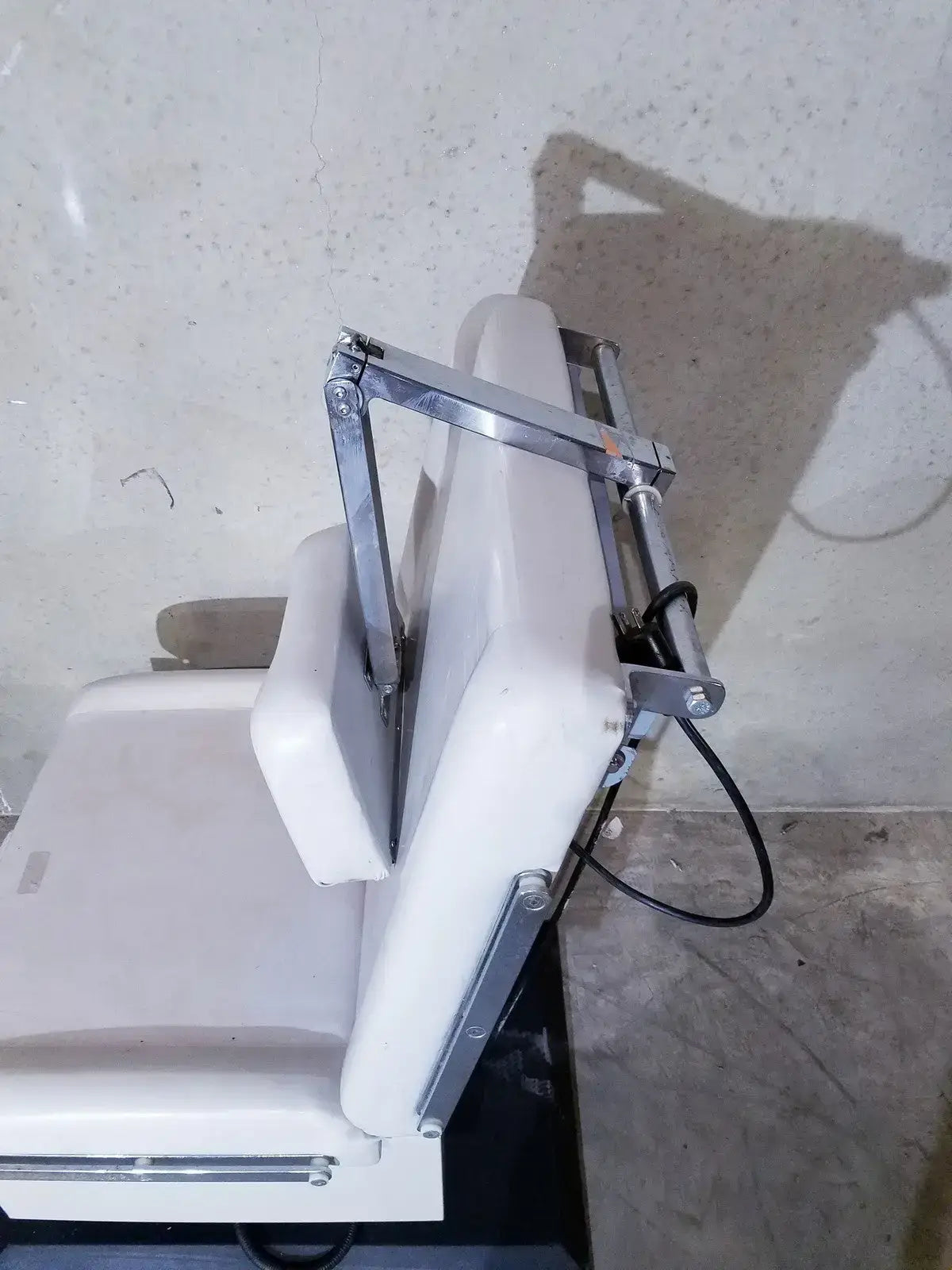 UMF 5020 Economy Power Procedure Chair, Hand Control Power Procedure Chair, second-hand product photo 5