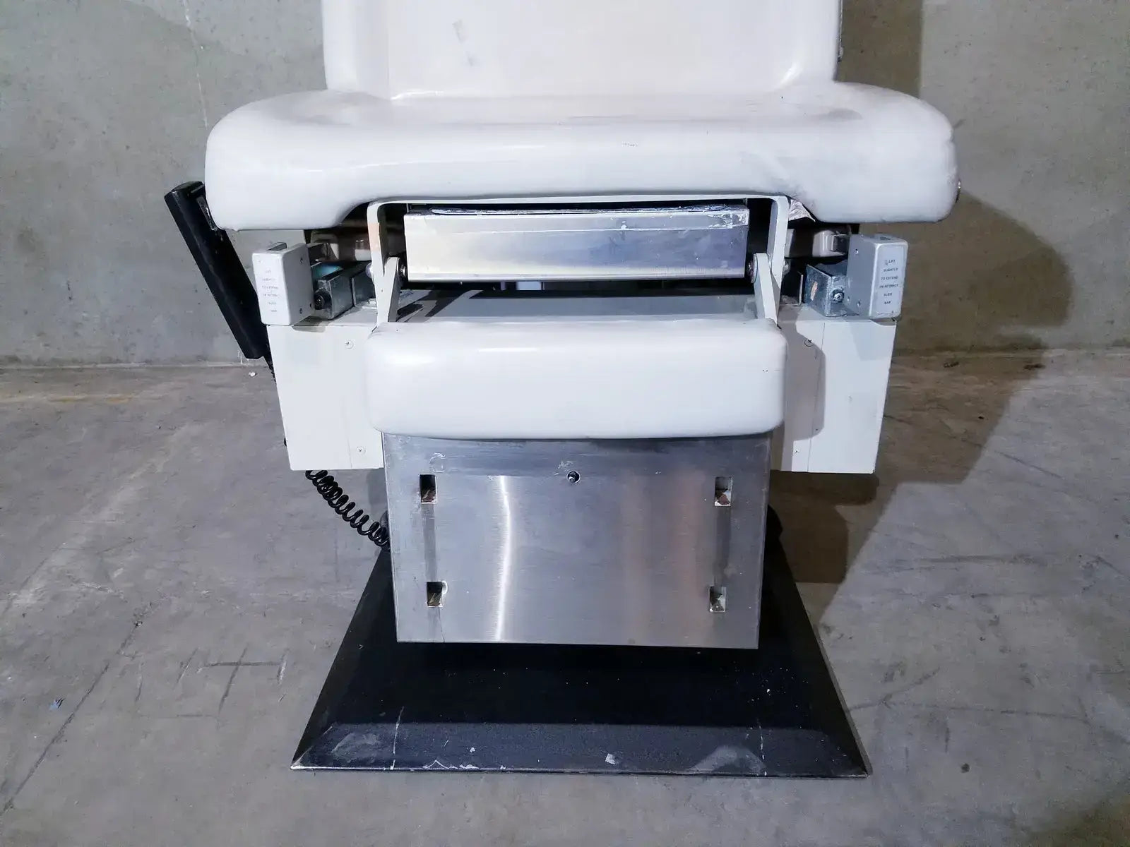 UMF 5020 Economy Power Procedure Chair, Hand Control Power Procedure Chair, second-hand product photo 7