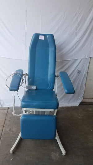 UMF Medical Equipment 29ZE 8677 Power Exam Phlebotomy Chair S/N 93358