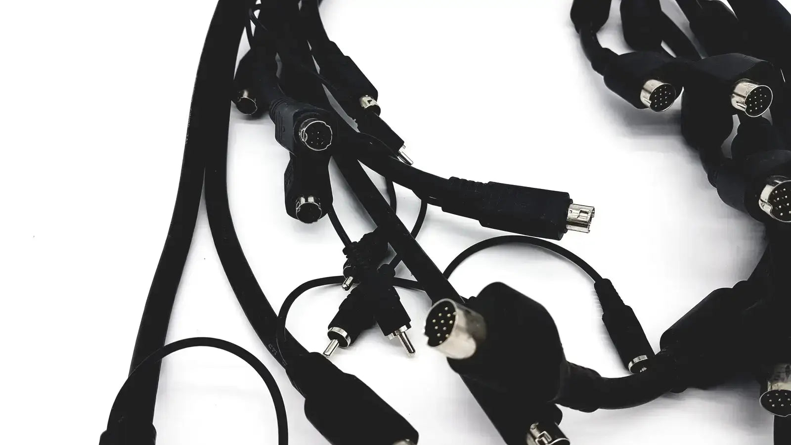 Unbranded Lot of Black Link Cables or Stereo Remote Adapter Cables & Adapters, second-hand product photo 5