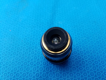 UplanSApo 40x black and gold microscope objective with metallic ring featuring 0.90 numerical aperture and fn26.5 field number
