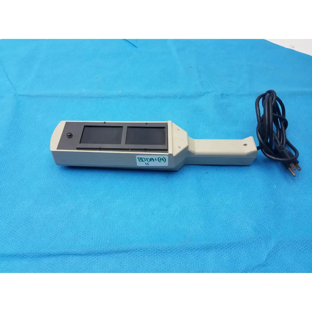 UVP UVM-57 Handheld Mineralight Lamp Handheld Mineralight Lamp, second-hand product photo 1