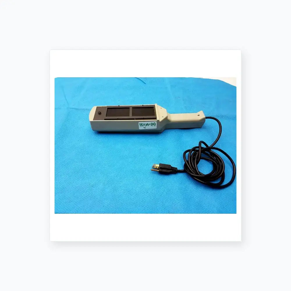 UVP UVM-57 Handheld Mineralight Lamp Handheld Mineralight Lamp, second-hand product photo 2