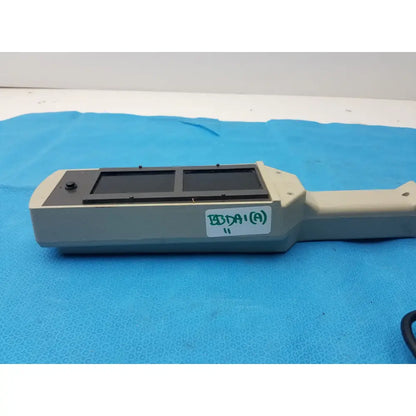 UVP UVM-57 Handheld Mineralight Lamp Handheld Mineralight Lamp, second-hand product photo 4