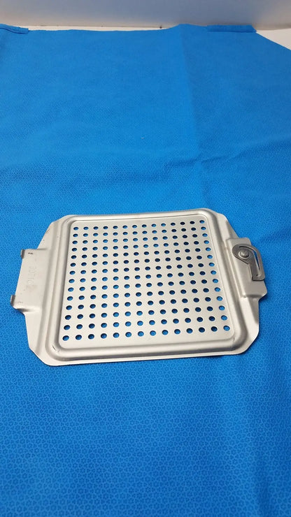 V. Mueller Genesis Top Retention Plate – Surgical Sterilization Case Part – Used Sterilization Case Part, second-hand product photo 4