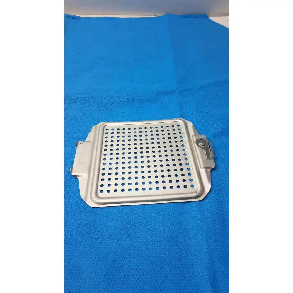 V. Mueller Genesis Top Retention Plate – Surgical Sterilization Case Part – Used Sterilization Case Part, second-hand product photo 4