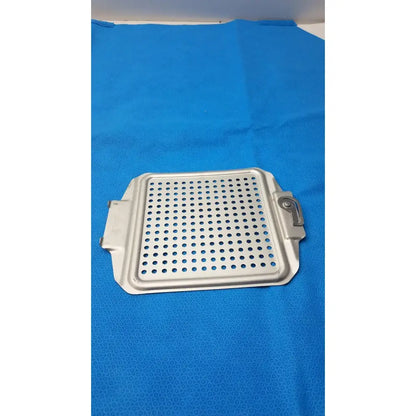 V. Mueller Genesis Top Retention Plate – Surgical Sterilization Case Part – Used Sterilization Case Part, second-hand product photo 4