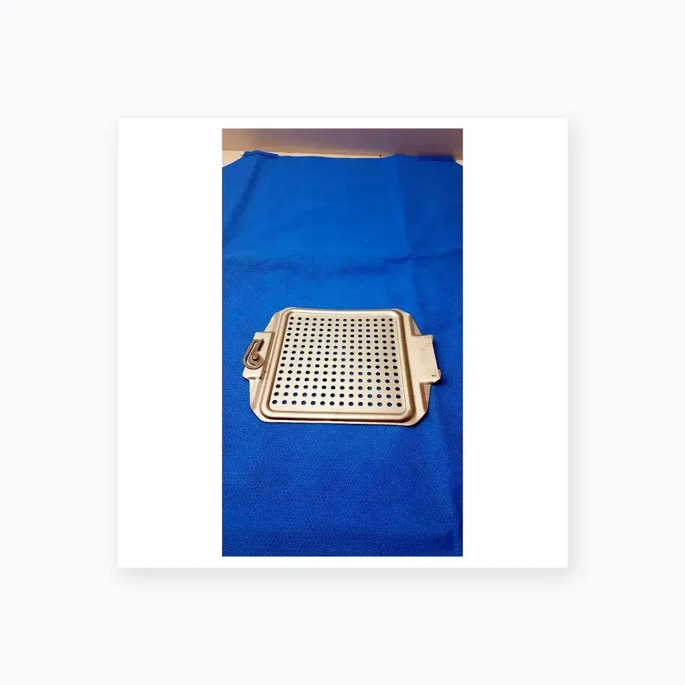 V. Mueller Genesis Top Retention Plate – Surgical Sterilization Case Part – Used Sterilization Case Part, second-hand product photo 3