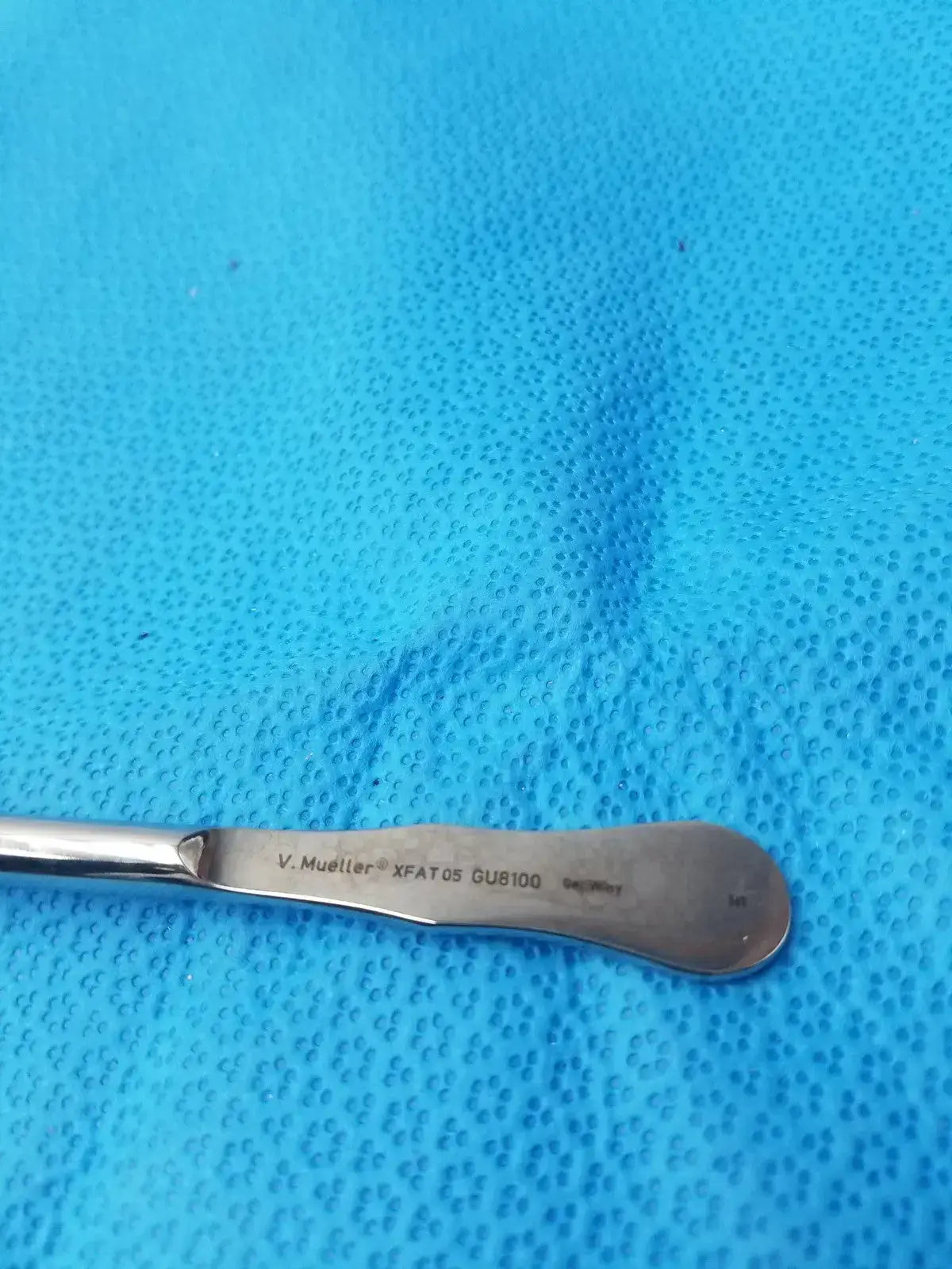 V. Mueller XFAT05 GUB100 Stainless Steel Curved Surgical Instrument Surgical Instrument, second-hand product photo 4
