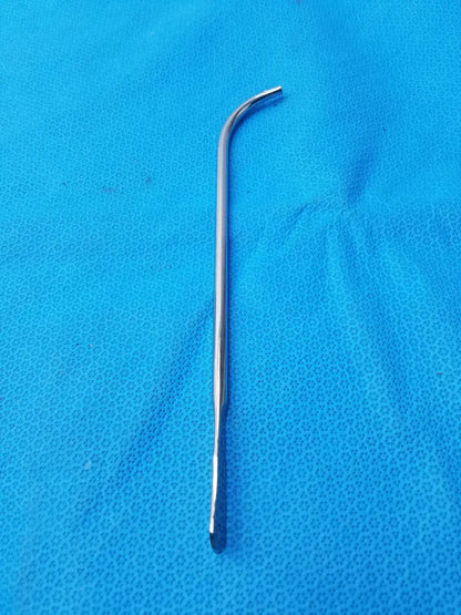 V. Mueller XFAT05 GUB100 Stainless Steel Curved Surgical Instrument Surgical Instrument, second-hand product photo 3