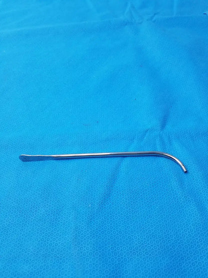 V. Mueller XFAT05 GUB100 Stainless Steel Curved Surgical Instrument Surgical Instrument, second-hand product photo 8