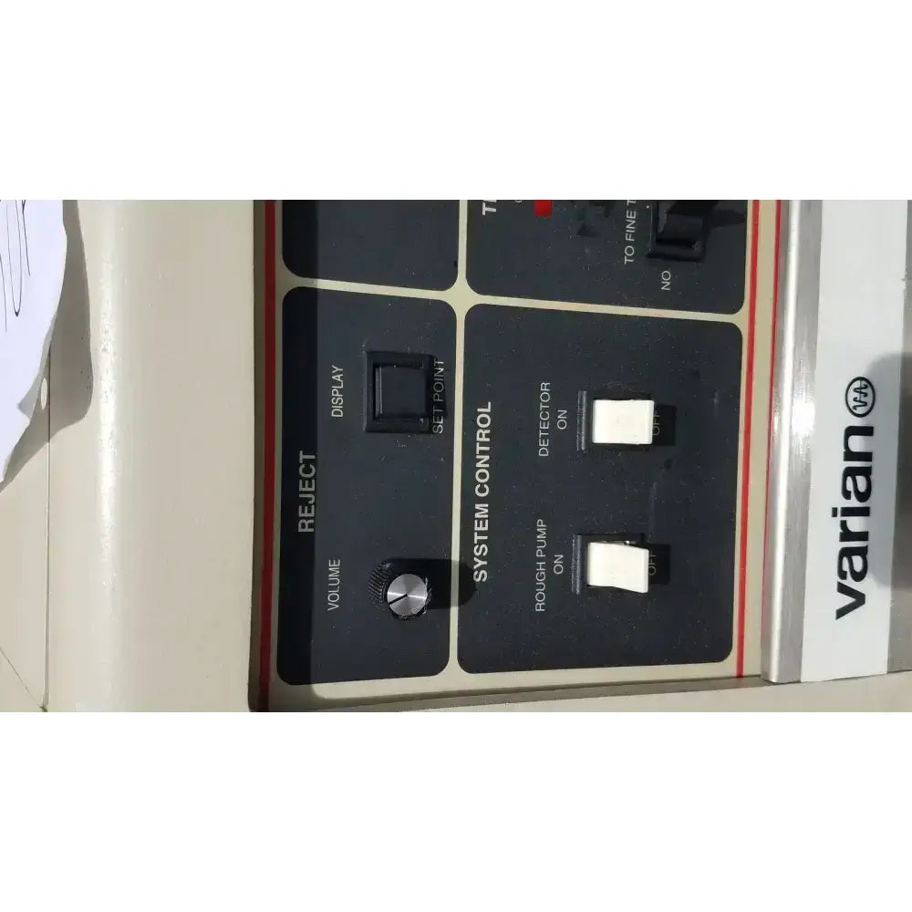 Varian Vacuum Leak Detector with Turbo Pump – Used Vacuum Leak Detector, second-hand product photo 3