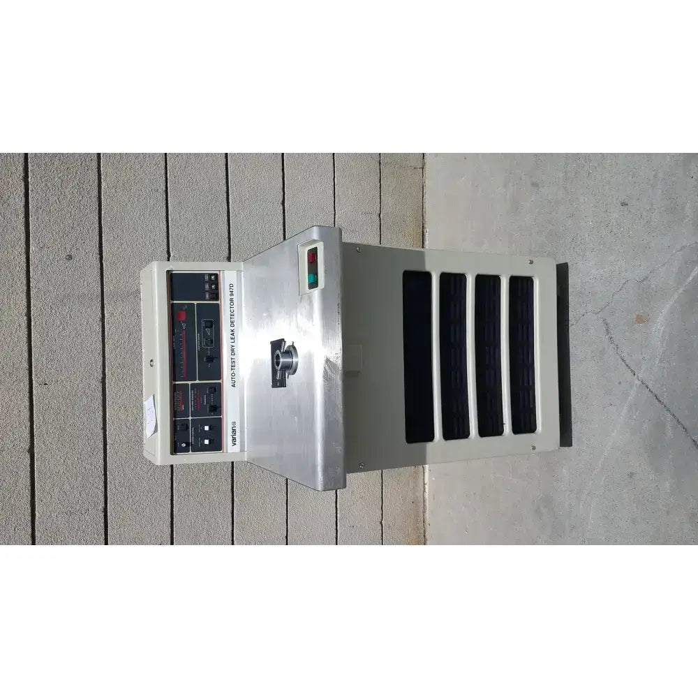 Varian Vacuum Leak Detector with Turbo Pump – Used Vacuum Leak Detector, second-hand product photo 2