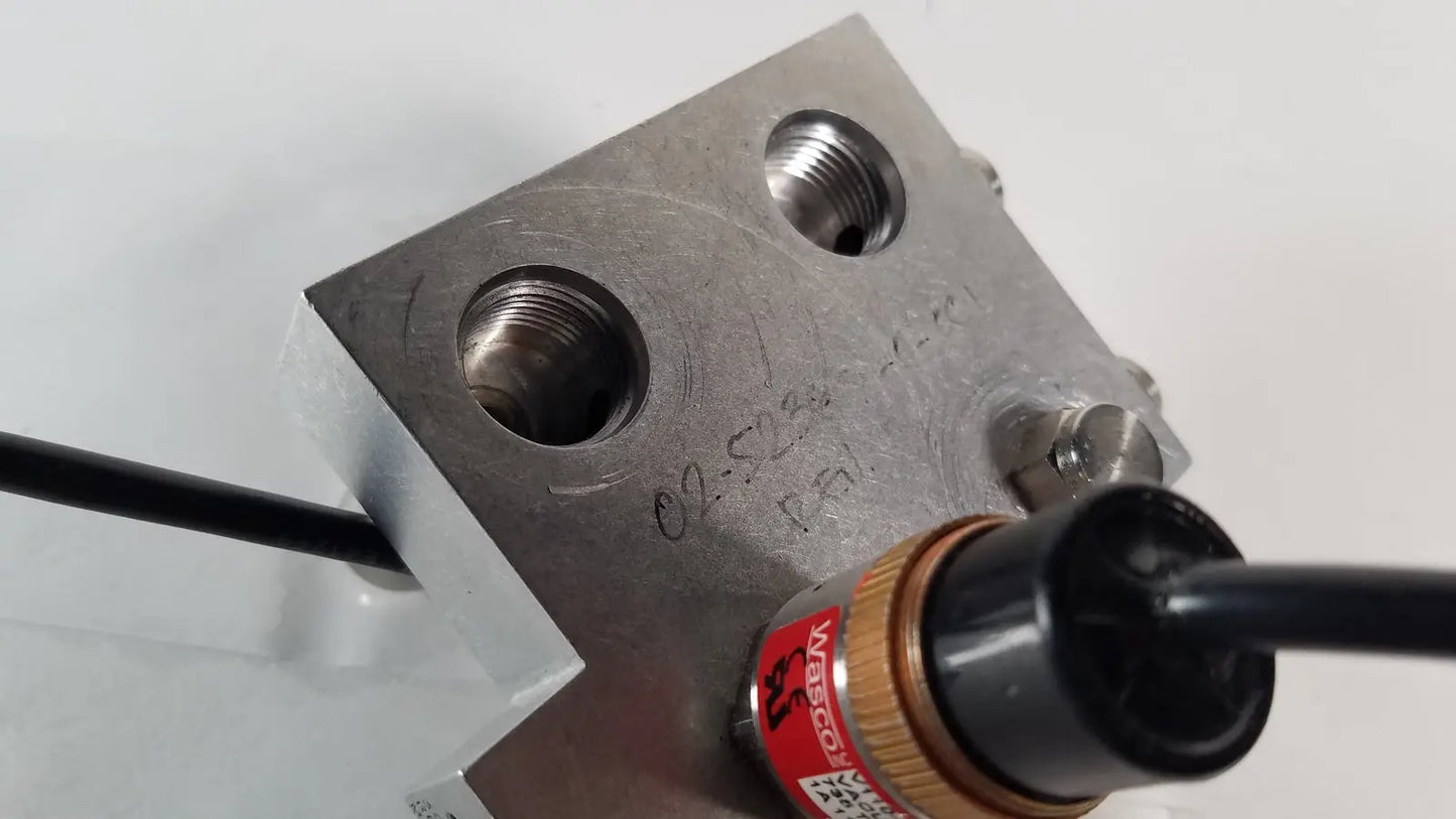 Generic Vacuum Switch 735 Torr OP Increasing V110,31W2B-X/1279 With Base Vacuum Switch, second-hand product photo 5