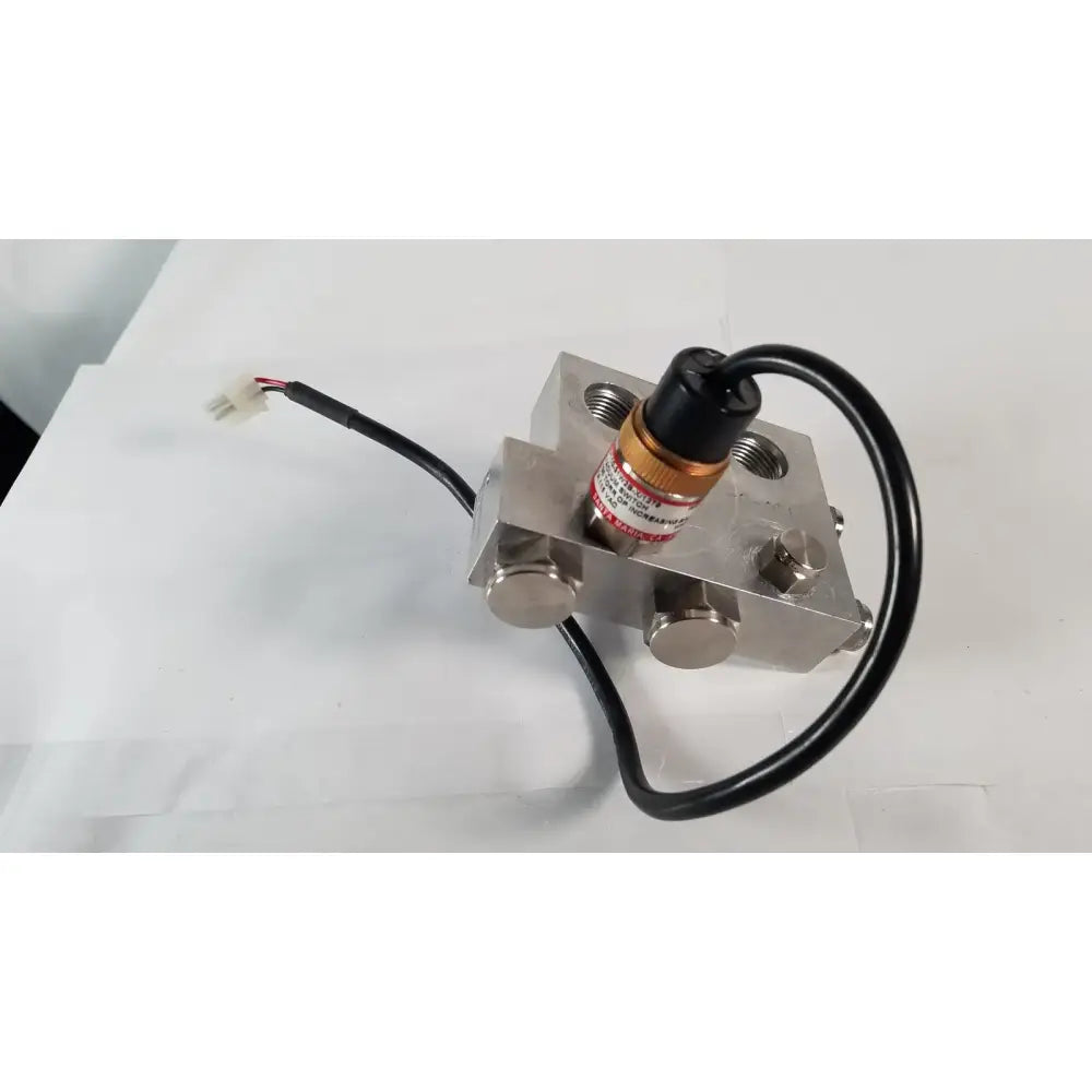 Generic Vacuum Switch 735 Torr OP Increasing V110,31W2B-X/1279 With Base Vacuum Switch, second-hand product photo 1