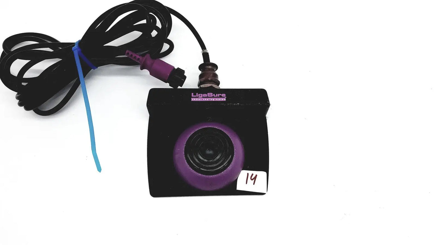 Reuse Medical Valleylab LigaSure LS0300 Purple Single-Pedal Vessel Sealing Footswitch Other Medical & Lab Equipment, second-hand product photo 1