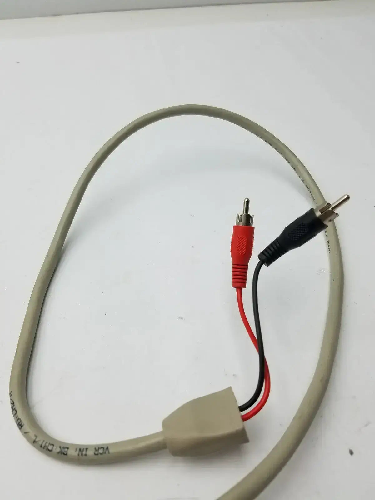 Generic VCR BK CH1/L RD: CH2/R, 2 Sided Black and Red Battery Pin Cable Battery Pin Cable, second-hand product photo 2