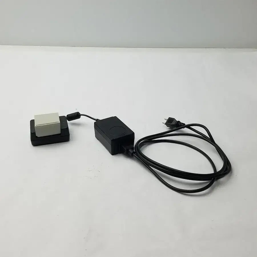 Verathon BladderScan BVI 3000 Battery 0400-0039 & Battery Charger 0400-0036 Medical Equipment Accessory, second-hand product photo 1