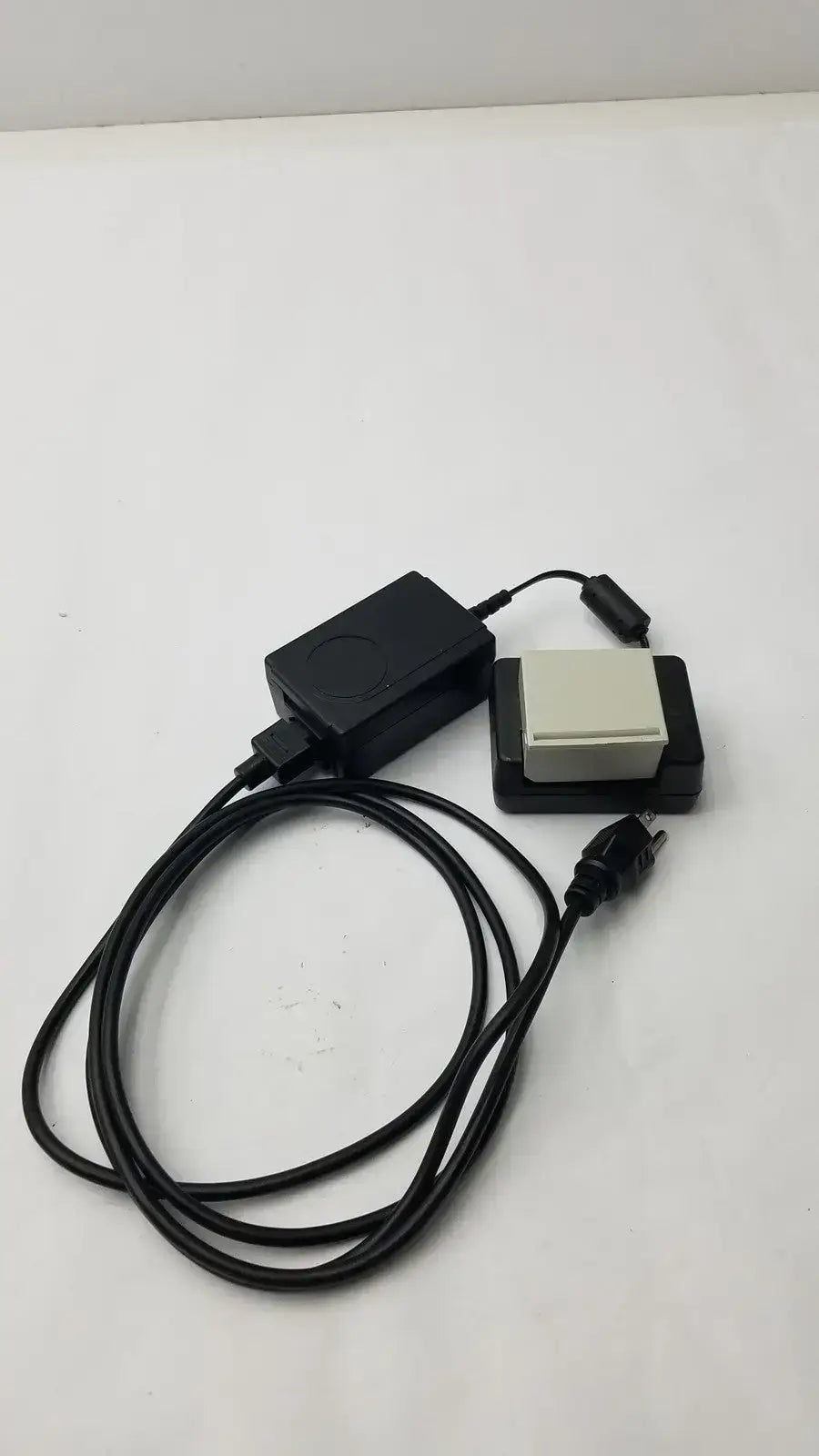 Verathon BladderScan BVI 3000 Battery 0400-0039 & Battery Charger 0400-0036 Medical Equipment Accessory, second-hand product photo 6