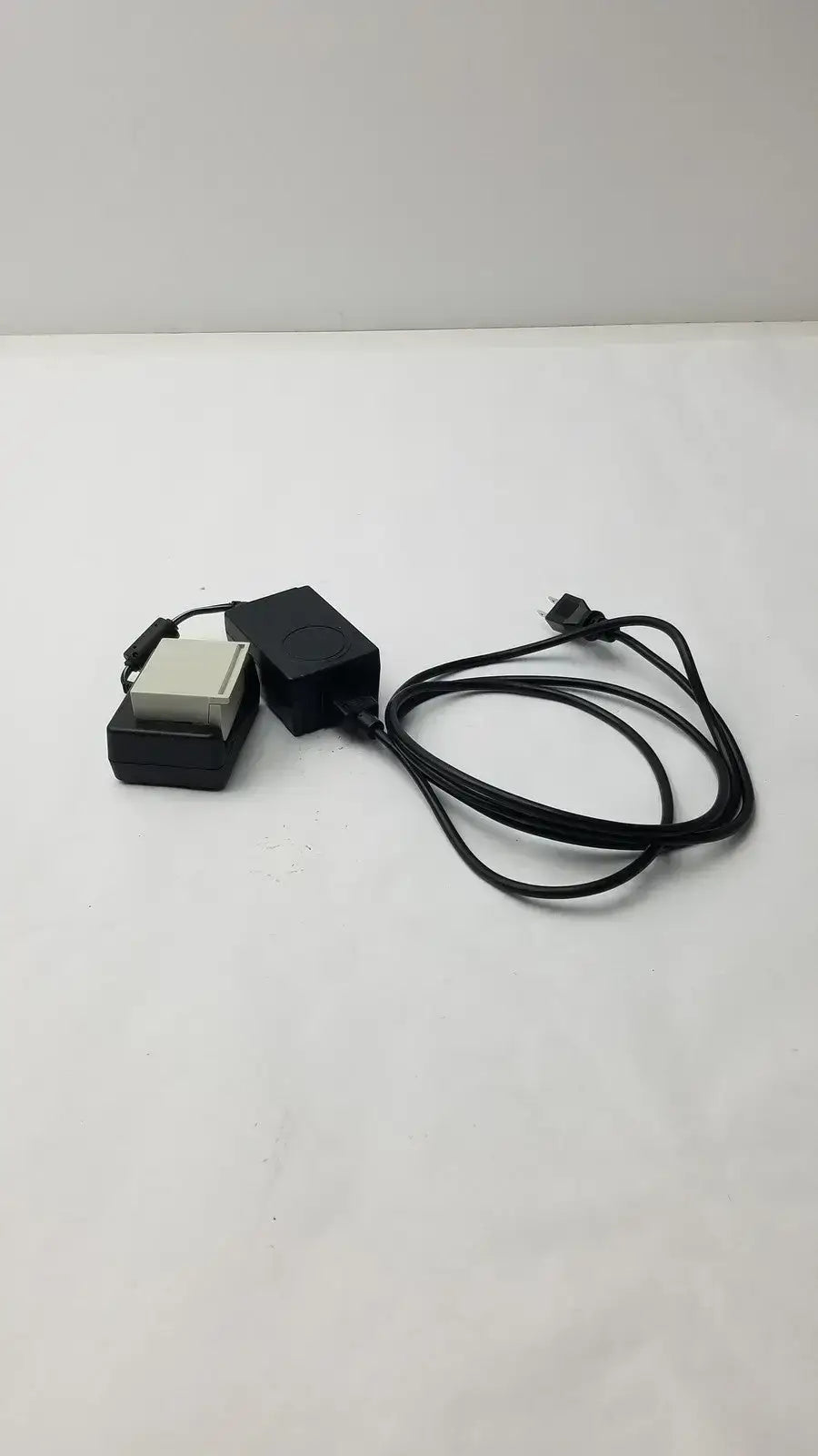 Verathon BladderScan BVI 3000 Battery 0400-0039 & Battery Charger 0400-0036 Medical Equipment Accessory, second-hand product photo 2