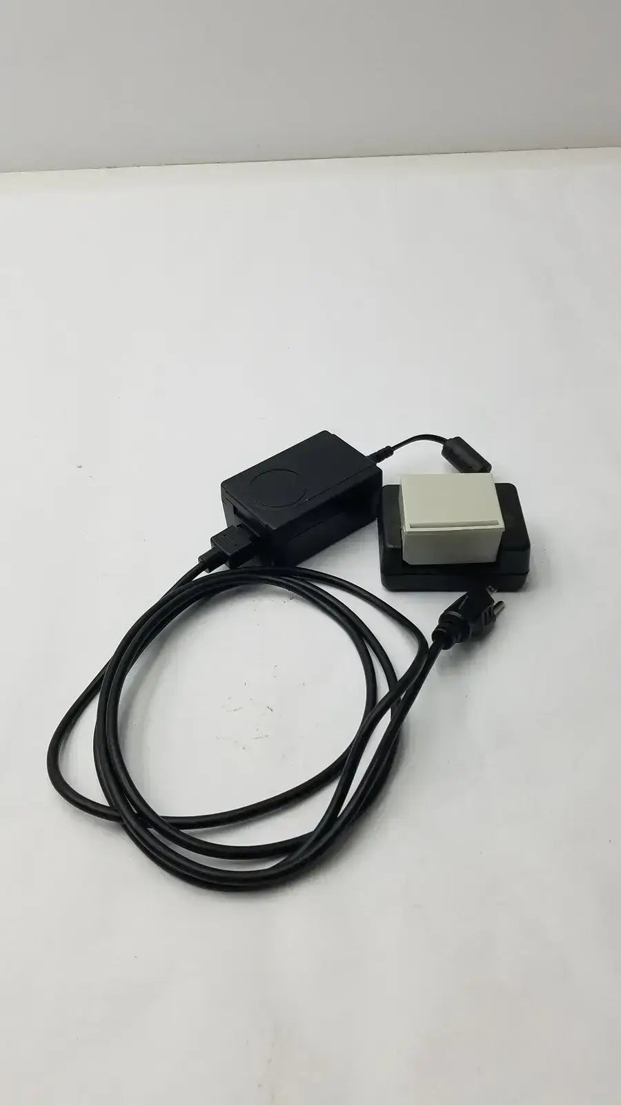 Verathon BladderScan BVI 3000 Battery 0400-0039 & Battery Charger 0400-0036 Medical Equipment Accessory, second-hand product photo 3