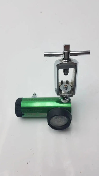 Victor Medical Air Pressure Regulator CGA 870, Model FS II 8Y Medical Gas Regulator, second-hand product photo 6