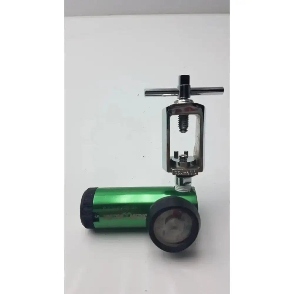 Victor Medical Air Pressure Regulator CGA 870, Model FS II 8Y Medical Gas Regulator, second-hand product photo 4