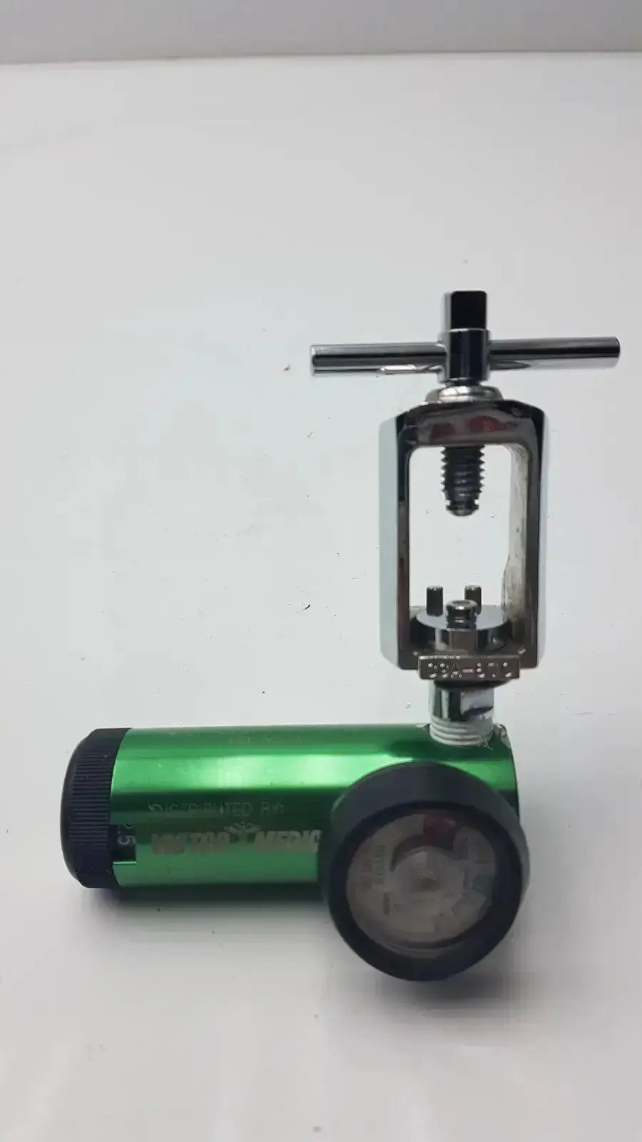 Victor Medical Air Pressure Regulator CGA 870, Model FS II 8Y Medical Gas Regulator, second-hand product photo 4