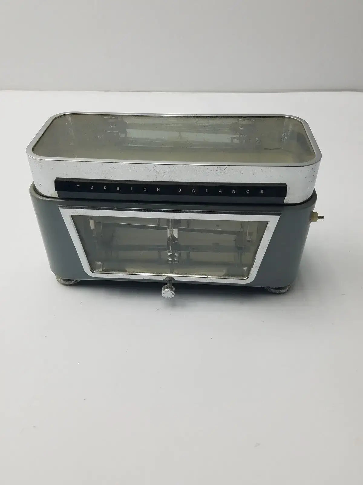 The Torsion Balance Company Vintage The Torsion Balance Scale 6670-5067 Mechanical Balance Scale, second-hand product photo 1