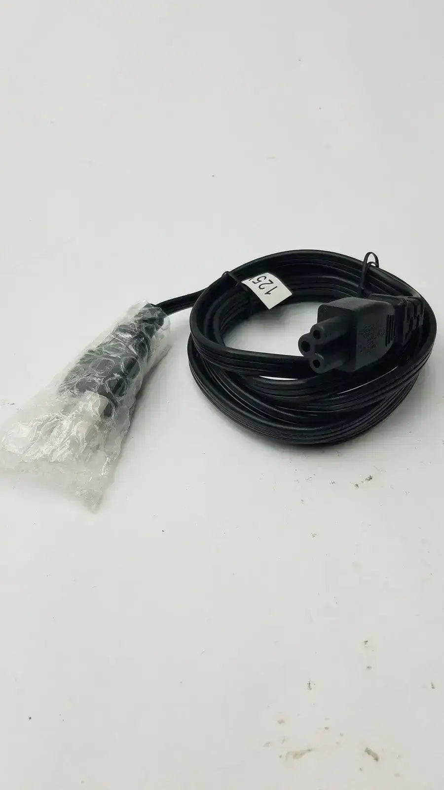 Volex Power Adpater Cord NEMA 5-15P IEC C5 25AC5 Power Adapter Cord, second-hand product photo 2