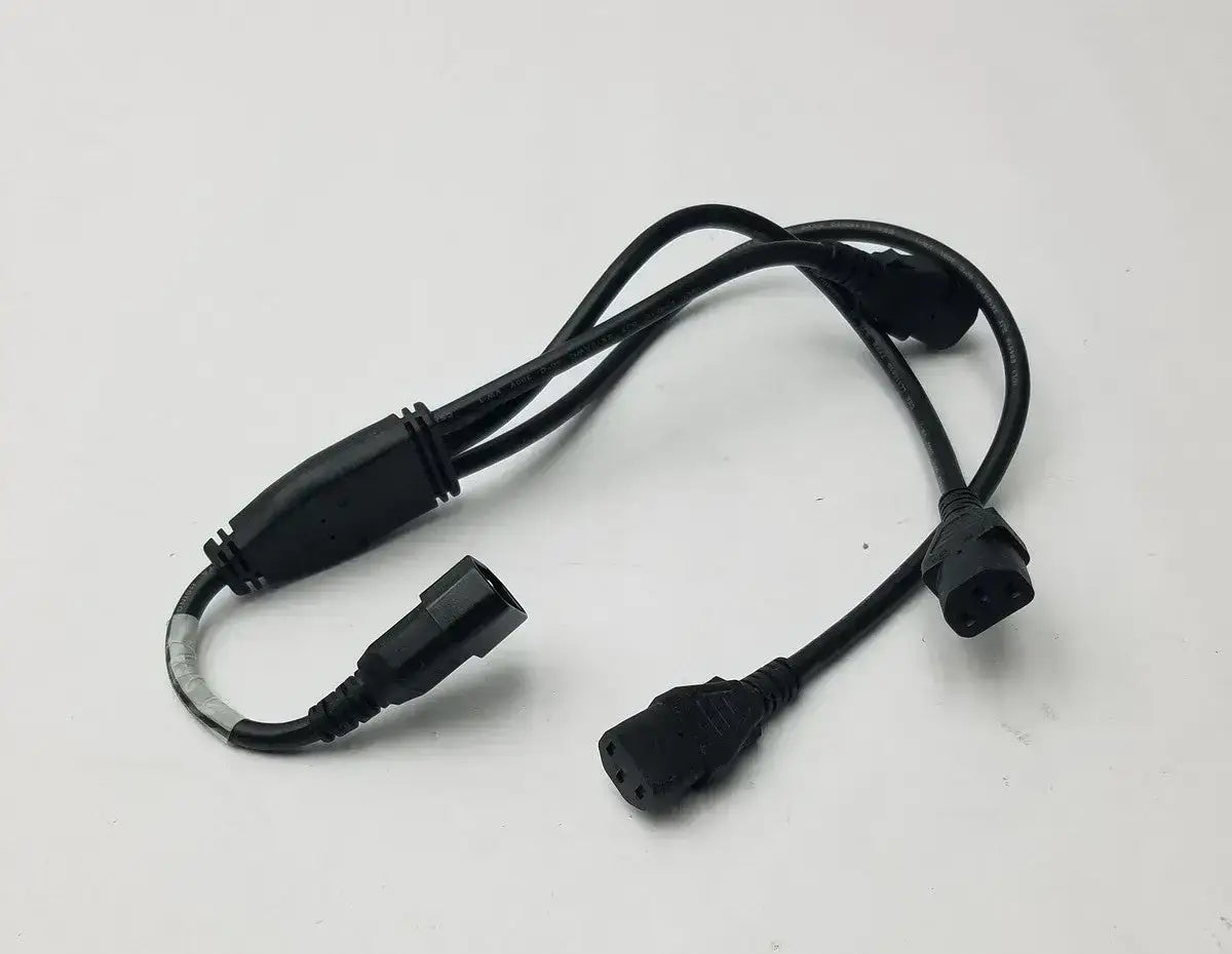 Volex V1625 10A 125V SMI 3 Pin Male to 3 - 3 Female Power Cable Power Cable, second-hand product photo 1