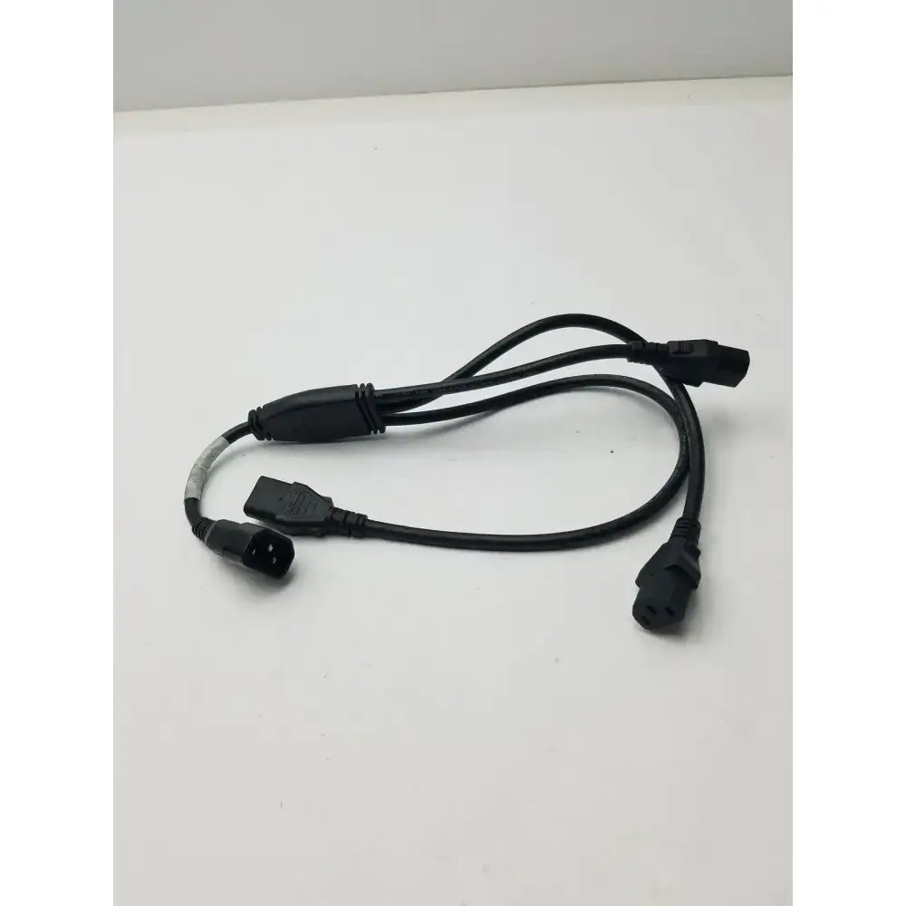 Volex V1625 10A 125V SMI 3 Pin Male to 3 - 3 Female Power Cable Power Cable, second-hand product photo 8