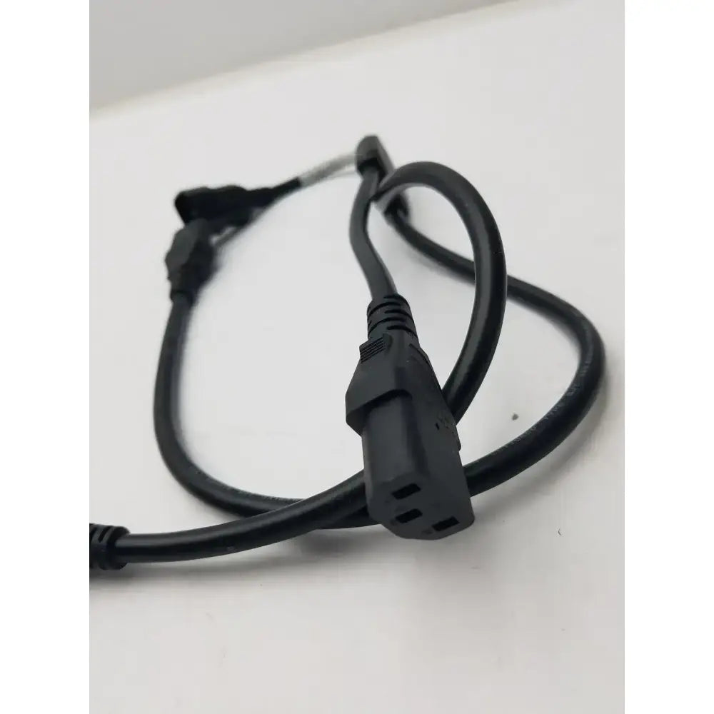 Volex V1625 10A 125V SMI 3 Pin Male to 3 - 3 Female Power Cable Power Cable, second-hand product photo 5