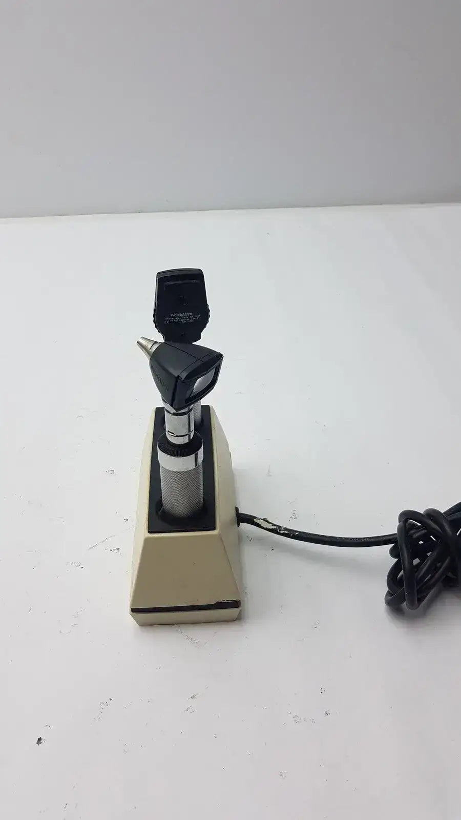 Welch Allyn 11710 Desk Charger Handles With Scope Set Diagnostic Set, second-hand product photo 2