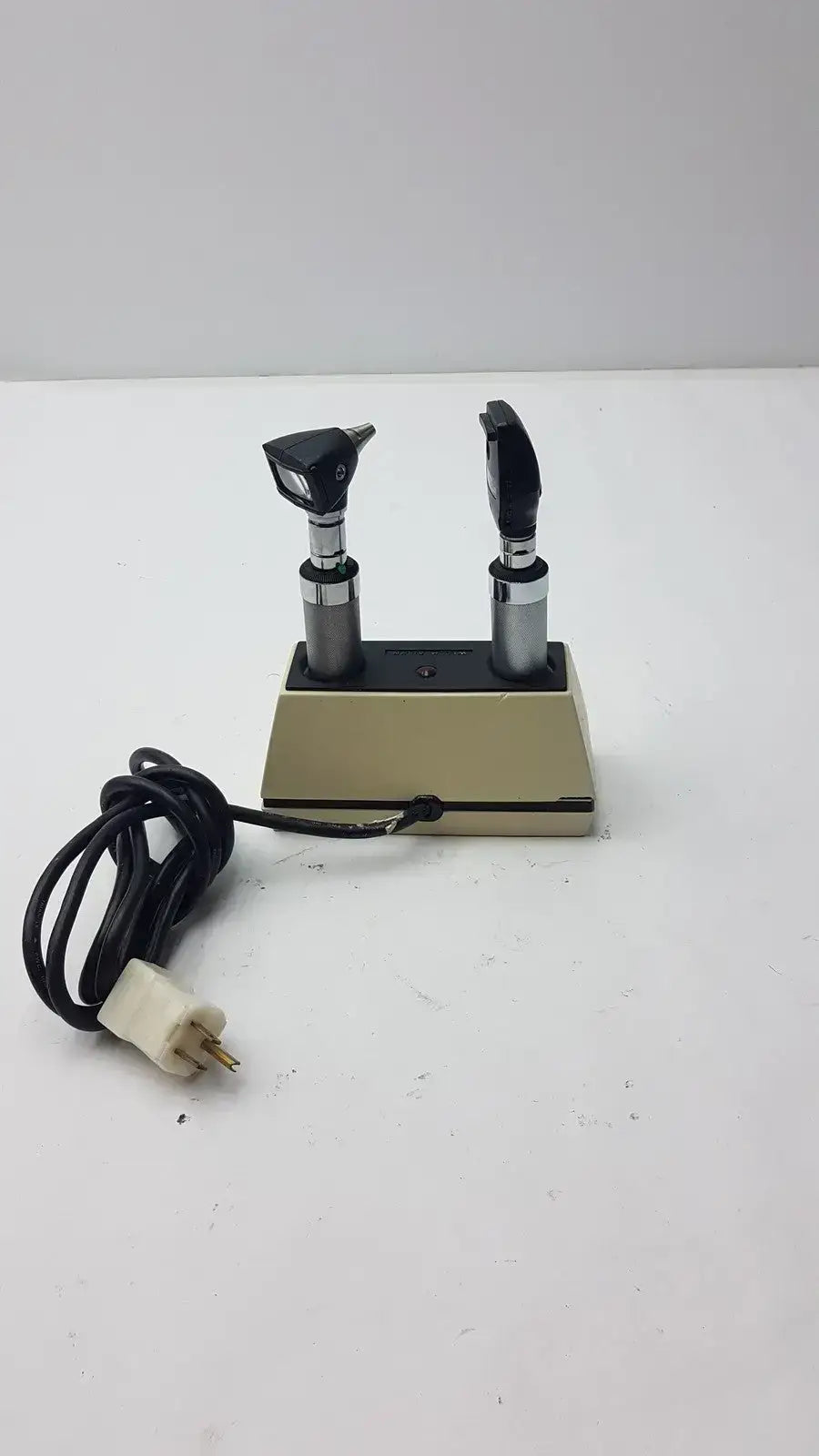 Welch Allyn 11710 Desk Charger Handles With Scope Set Diagnostic Set, as-is (for parts) product photo 4