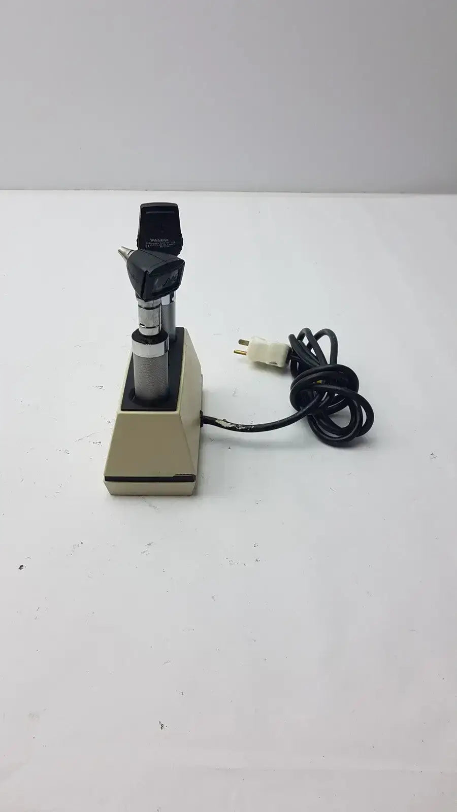 Welch Allyn 11710 Desk Charger Handles With Scope Set Diagnostic Set, as-is (for parts) product photo 3