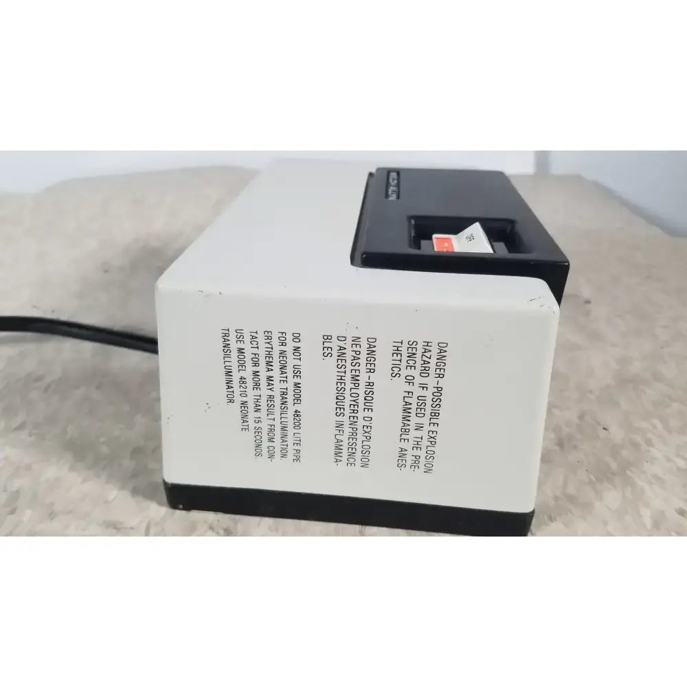 Welch Allyn 48300 Lite Box, Input .34A/120V 60HZ Light Source, second-hand product photo 5