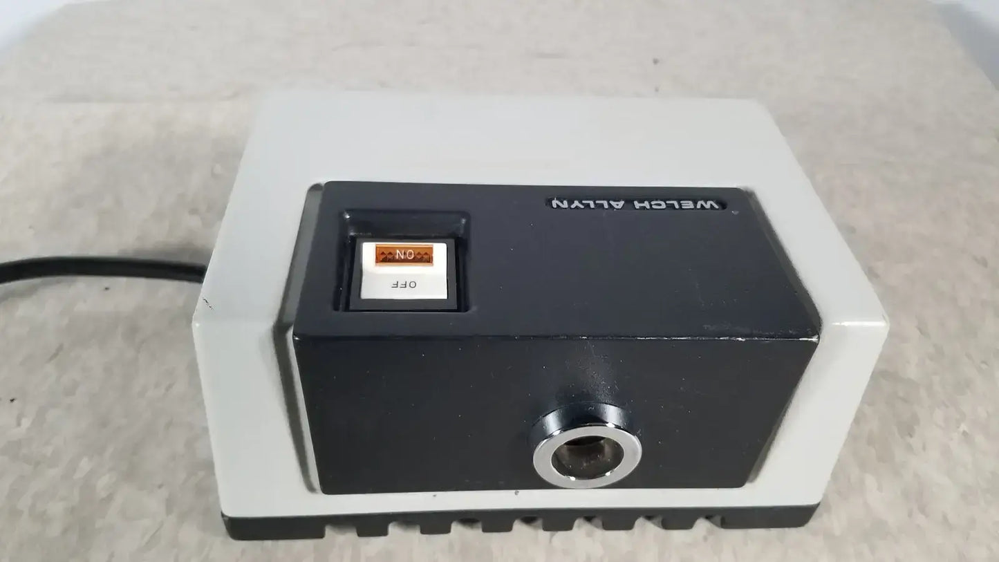 Welch Allyn 48300 Lite Box, Input .34A/120V 60HZ Light Source, second-hand product photo 1
