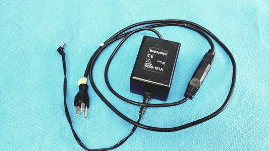 Welch Allyn 5200-101A Medical Power Supply Adapter 8V 0.75A Medical Power Supply Adapter, second-hand product photo 1