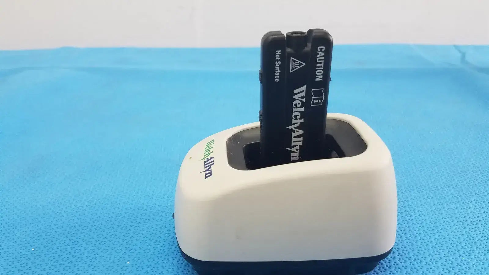 WELCH ALLYN 739 Series Charger Dock Illumination Light System Charger Dock, second-hand product photo 2