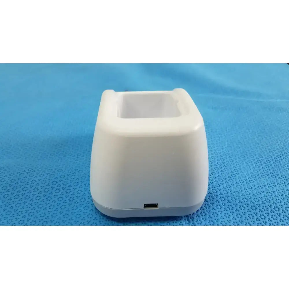 Welch Allyn 74011 Charging Station for Cordless Illuminator Charging Station, second-hand product photo 4