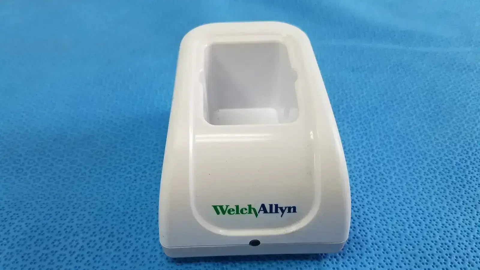 Welch Allyn 74011 Charging Station for Cordless Illuminator Charging Station, second-hand product photo 1