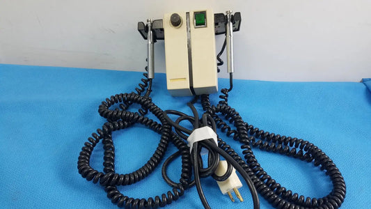 Reuse Medical Welch Allyn 74710 Wall Transformer Unit with Two 3.5V Handles Other Medical & Lab Equipment, second-hand product photo 1