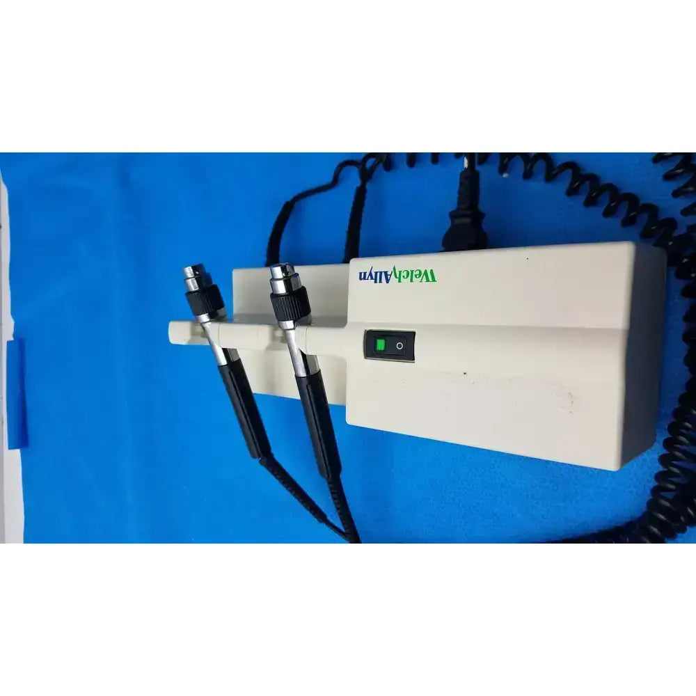 Welch Allyn 767 Otoscope – Cream Color, Handheld Exam Tool Otoscope, second-hand product photo 2
