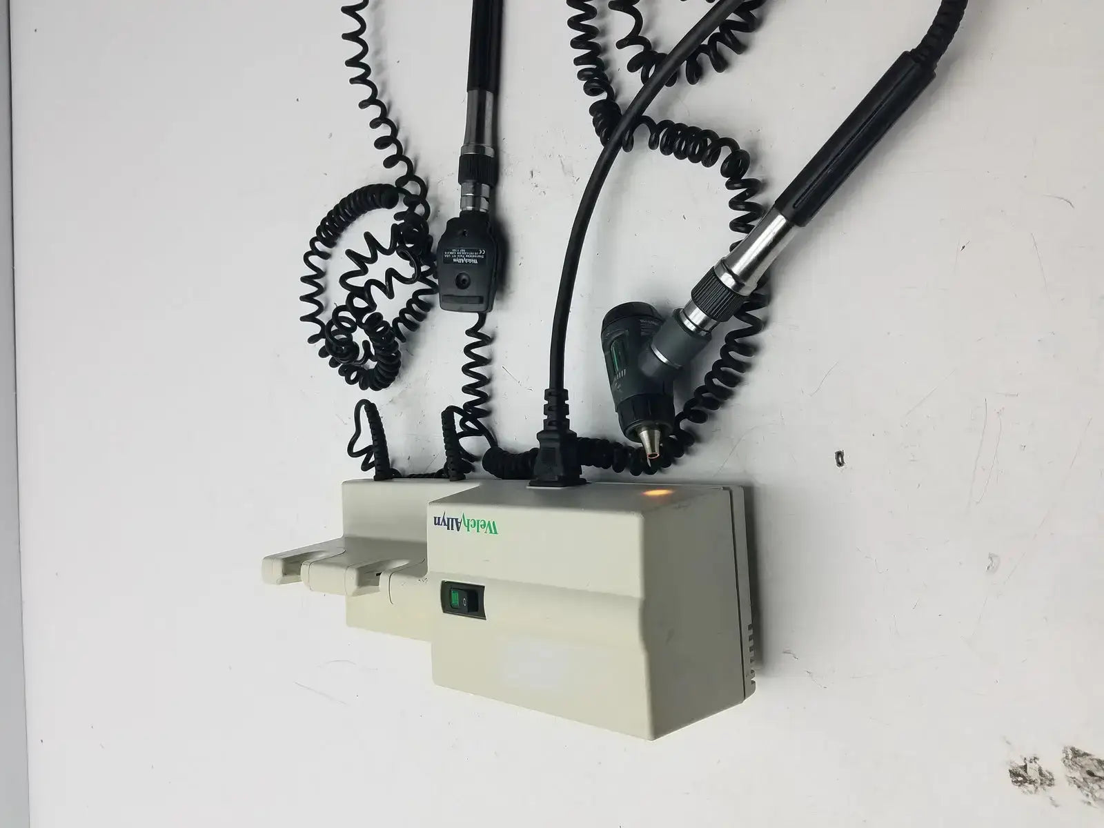Welch Allyn 767 Series Wall Transformer With Otoscope & Ophthalmoscope Head Diagnostic Wall Transformer Set, second-hand product photo 5