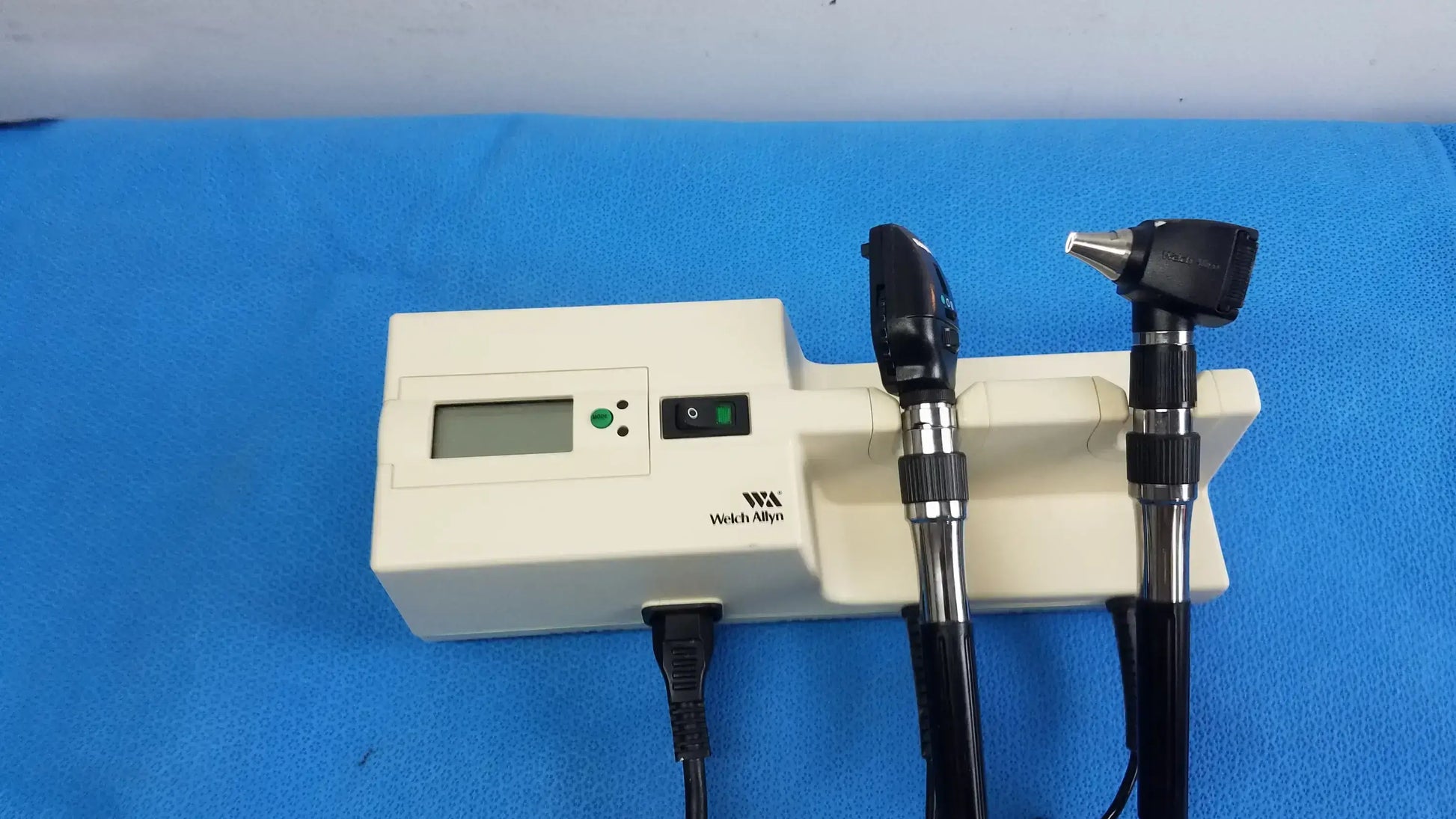 Welch Allyn 767 Series Wall Transformer With Otoscope & Ophthalmoscope Heads Wall Transformer, second-hand product photo 1